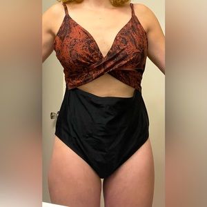 One piece snake skin pattern top bathing suit